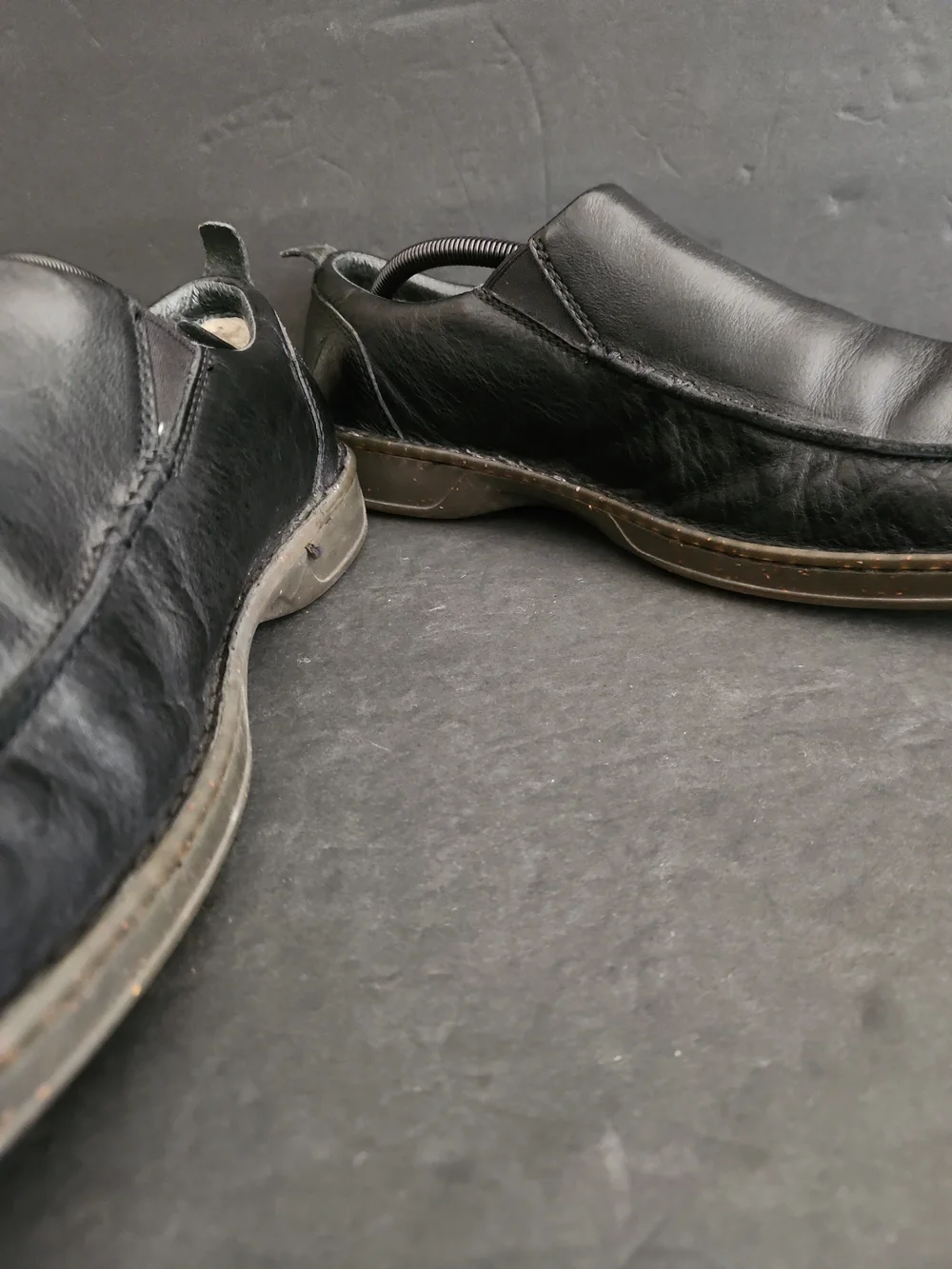 UGG Australia Brown Leather Slip On Loafers Mens Size 11.5